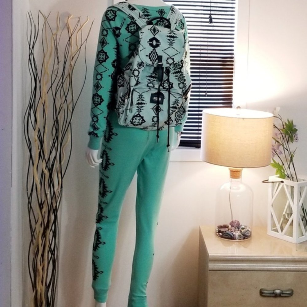 💎RARE VS PINK Pajama Outfit with Backpack - Picture 4 of 8